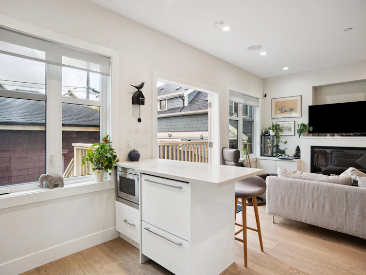 764 E 14th Avenue, Vancouver, BC, V5T 2N3 - 11