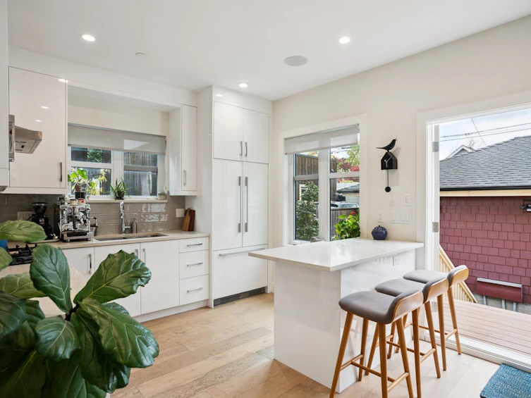 764 E 14th Avenue, Vancouver, BC, V5T 2N3 - 9