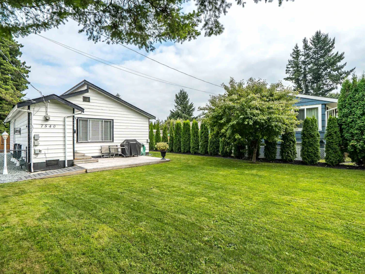 7540 Welton Street, Mission, BC, V2V 3X4 - 3