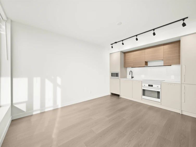 4208-13745 George Junction, Surrey, BC, V3T 4Y3 - 9