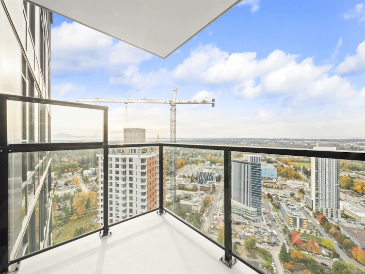 4208-13745 George Junction, Surrey, BC, V3T 4Y3 - 3