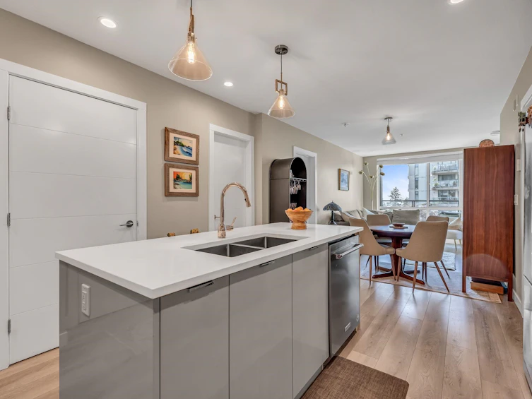 404-128 E 8th Street, North Vancouver, BC, V7L 0H2 - 3