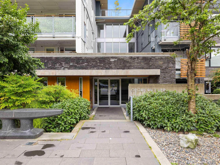 208-221 E 3rd Street, North Vancouver, BC, V7L 0C1 - 2
