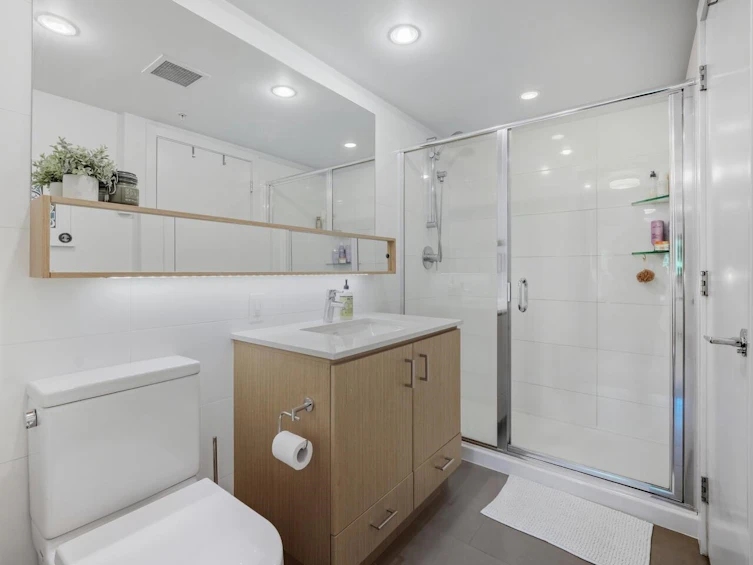 208-221 E 3rd Street, North Vancouver, BC, V7L 0C1 - 17