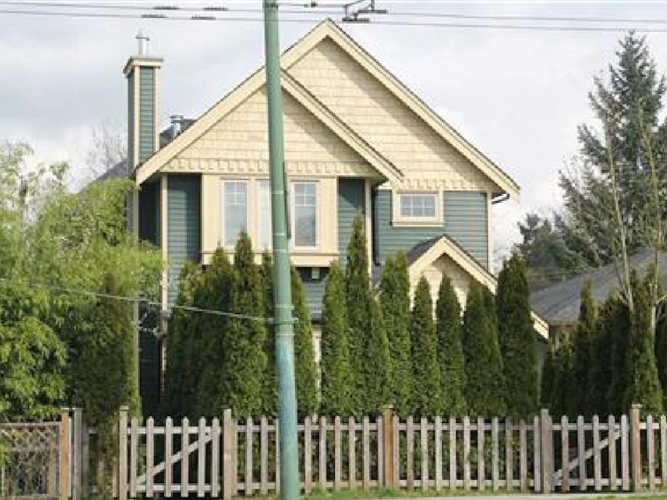 1949 E Broadway, Vancouver, BC, V5N 1W4