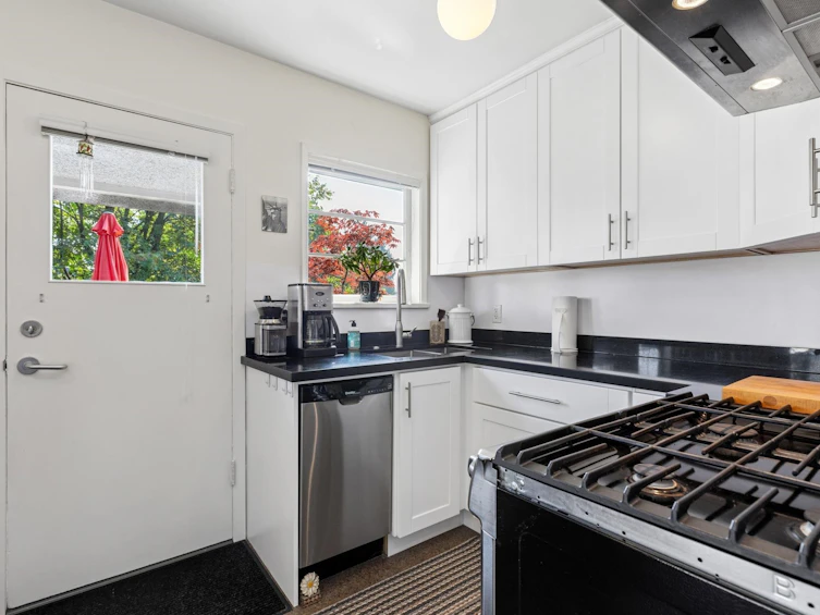 415 W 26th Street, North Vancouver, BC, V7N 2G9 - 17