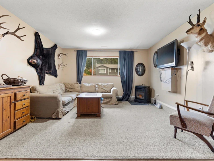 21331 Mallard Drive, Hope, BC, V0X 1L1 - 22
