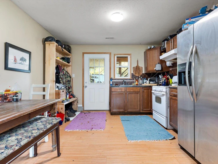 21331 Mallard Drive, Hope, BC, V0X 1L1 - 25