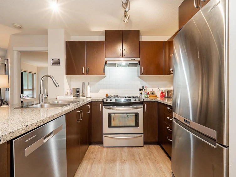 211-3132 Dayanee Springs Boulevard, Coquitlam, BC, V3E 0B5 - 7