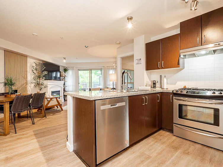 211-3132 Dayanee Springs Boulevard, Coquitlam, BC, V3E 0B5 - 8