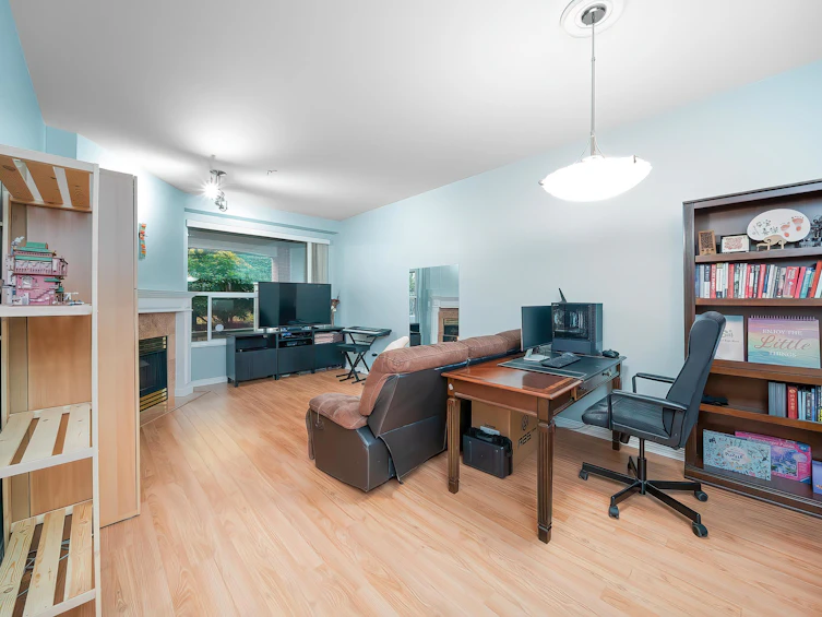 203-5270 Oakmount Crescent, Burnaby, BC, V5H 4S1 - 5