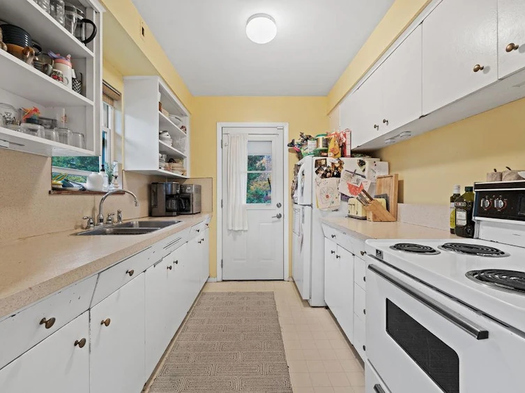 3605 Oxford Street, Vancouver, BC, V5K 1P4 - 13