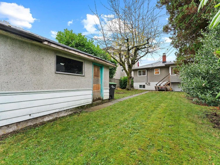 3605 Oxford Street, Vancouver, BC, V5K 1P4 - 27