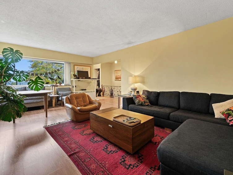 3605 Oxford Street, Vancouver, BC, V5K 1P4 - 8