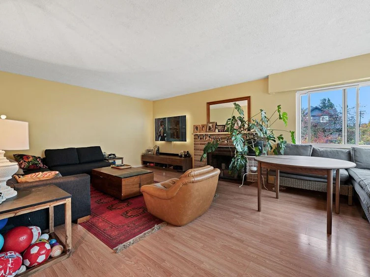 3605 Oxford Street, Vancouver, BC, V5K 1P4 - 10