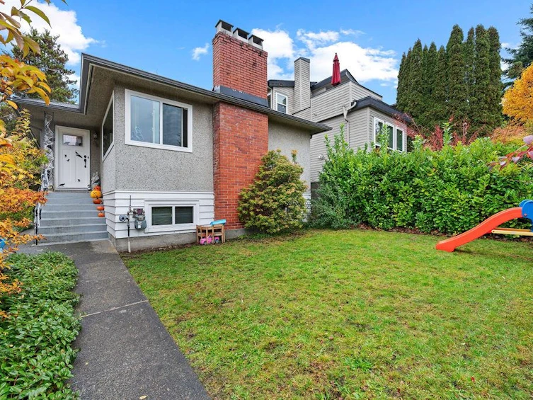3605 Oxford Street, Vancouver, BC, V5K 1P4 - 5
