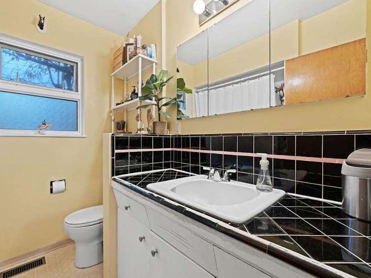 3605 Oxford Street, Vancouver, BC, V5K 1P4 - 19