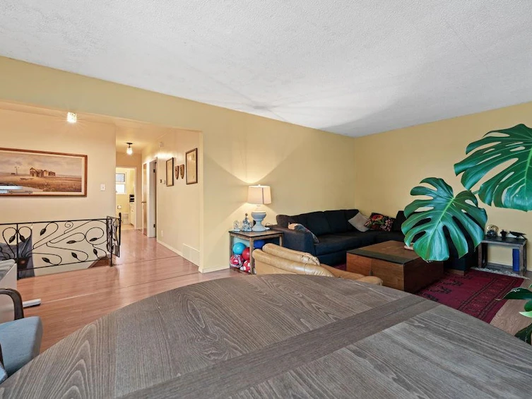 3605 Oxford Street, Vancouver, BC, V5K 1P4 - 11