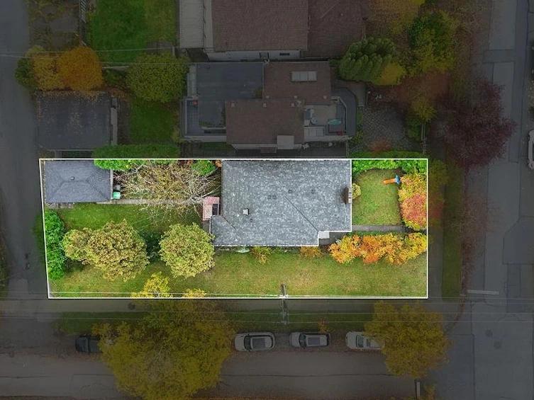 3605 Oxford Street, Vancouver, BC, V5K 1P4 - 4