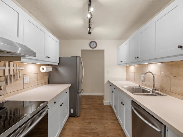 86-1050 Premier Street, North Vancouver, BC, V7J 2H2 - 9