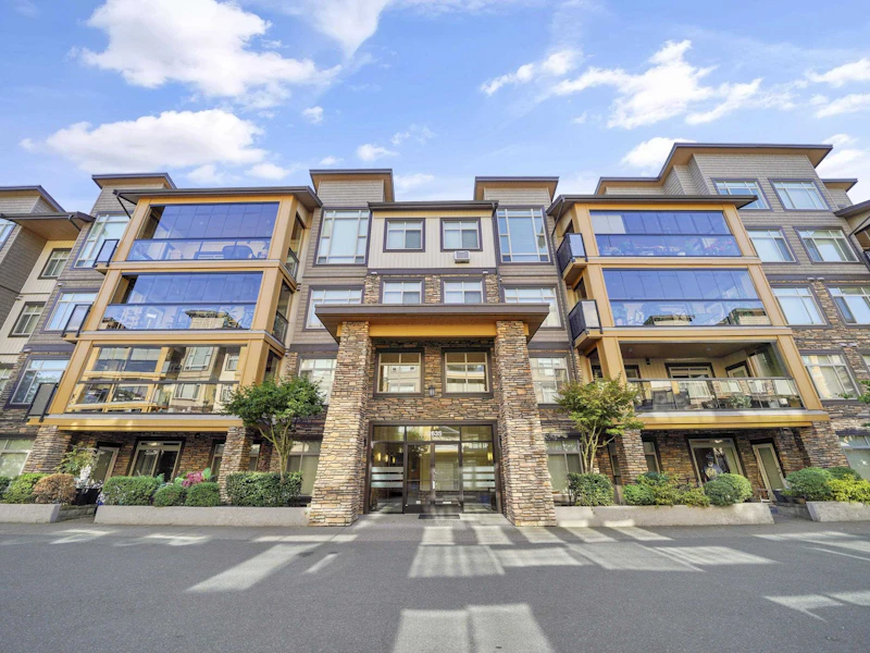 111 - 12635 190a Street, Pitt Meadows BC V3Y 2J2