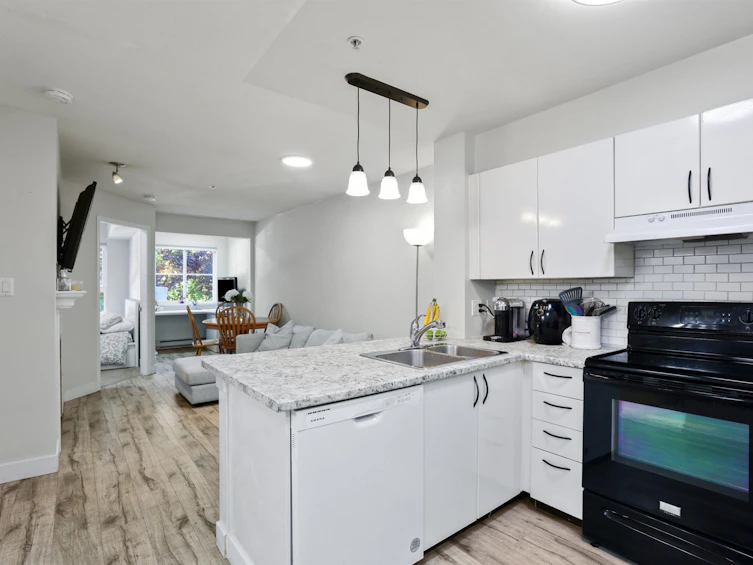 203-3278 Heather Street, Vancouver, BC, V5Z 4R9 - 2