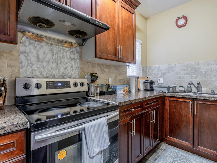 15833 108 Avenue, Surrey, BC, V4N 1J8 - 14