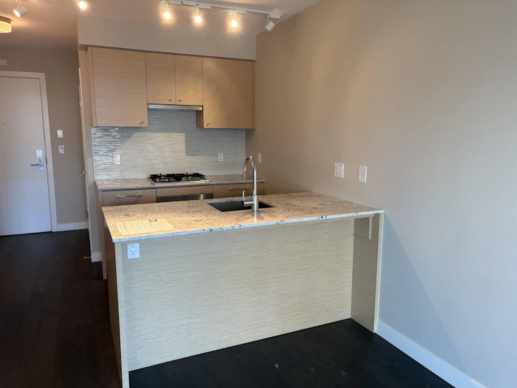 705-6180 Cooney Road, Richmond, BC, V6Y 0H2 - 2