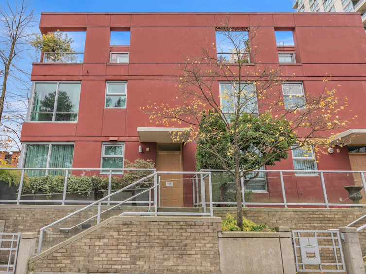 168 Prior Street, Vancouver, BC, V6A 0A6 - 2