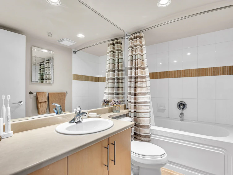 168 Prior Street, Vancouver, BC, V6A 0A6 - 24