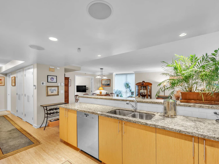 168 Prior Street, Vancouver, BC, V6A 0A6 - 8