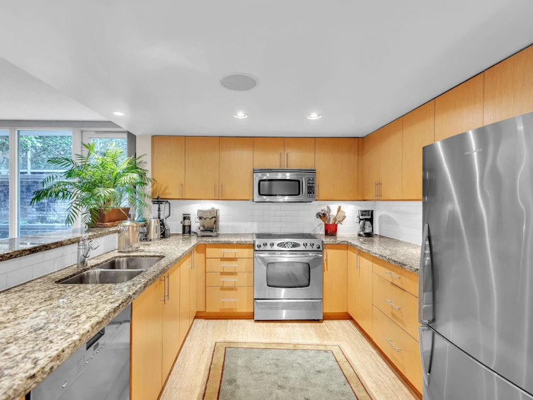 168 Prior Street, Vancouver, BC, V6A 0A6 - 7
