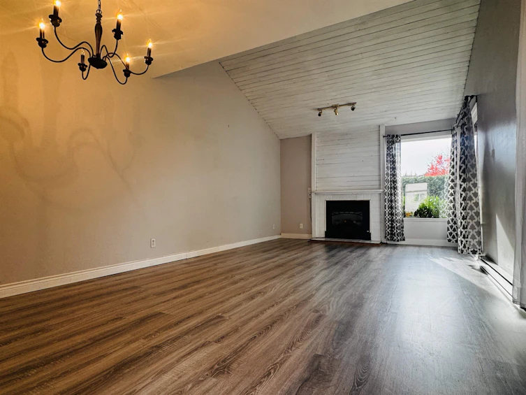6211 W Greenside Drive, Surrey, BC, V3S 5M8 - 3