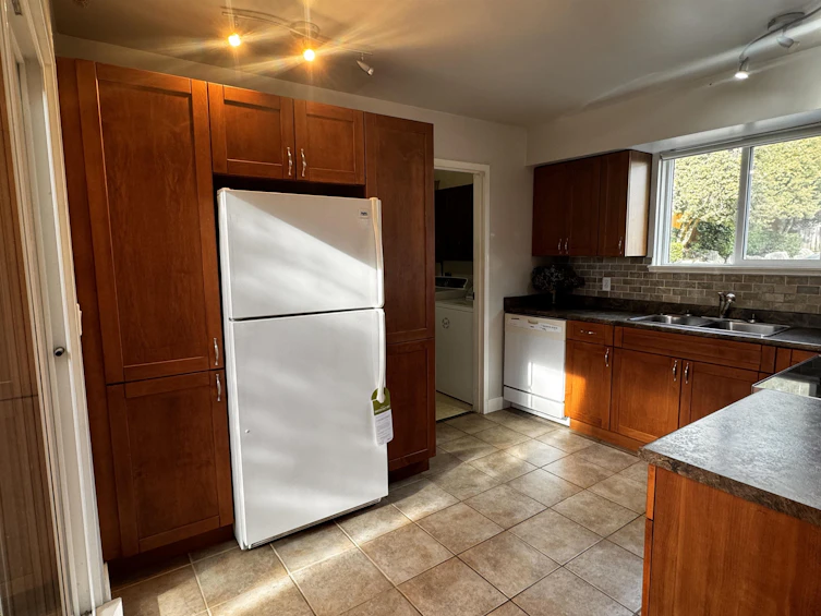 6211 W Greenside Drive, Surrey, BC, V3S 5M8 - 5