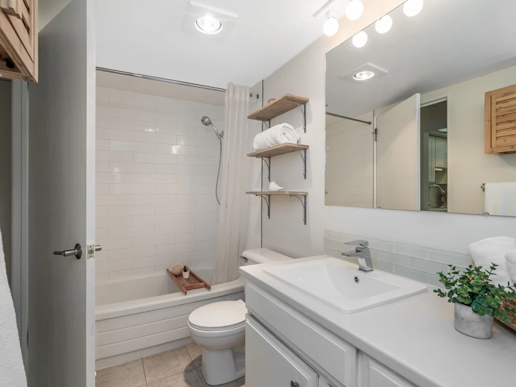 303-1360 Martin Street, Surrey, BC, V4B 3W5 - 13