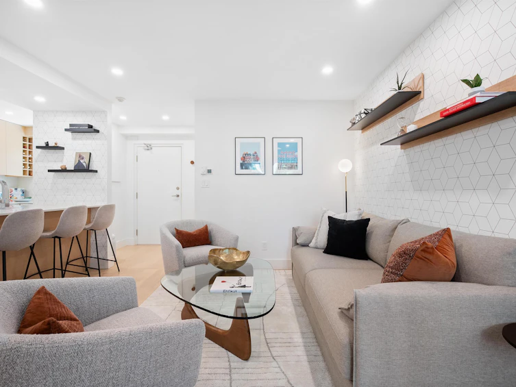 301-1350 Comox Street, Vancouver, BC, V6E 4E1 - 2