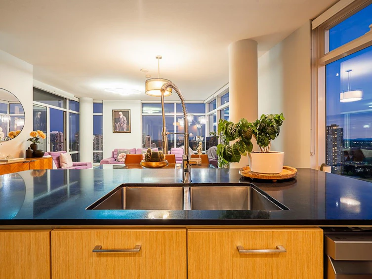 2706-13495 Central Avenue, Surrey, BC, V3T 0K2 - 12
