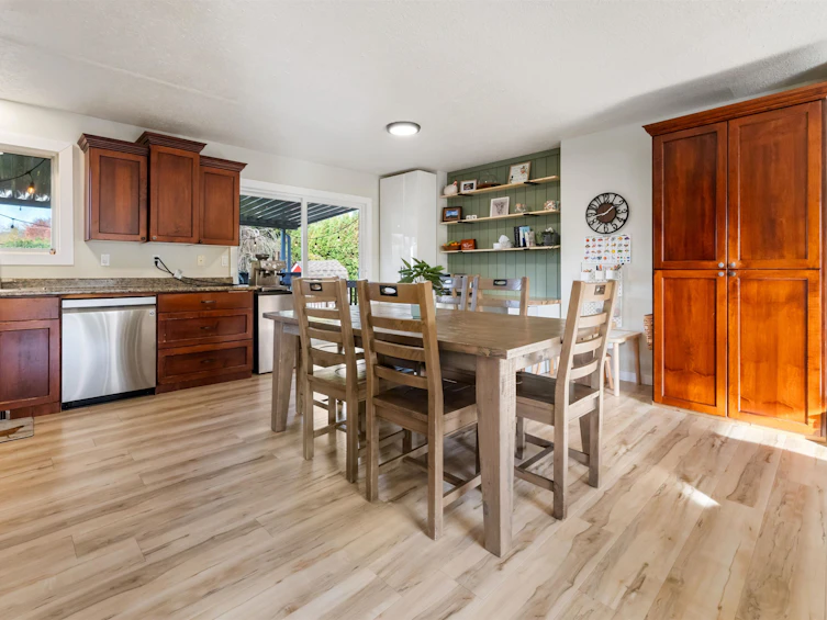 42575 Devon Avenue, Chilliwack, BC, V2R 5C7 - 7