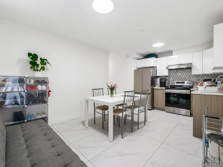 2798 E 43rd Avenue, Vancouver, BC, V5R 2Y9 - 25