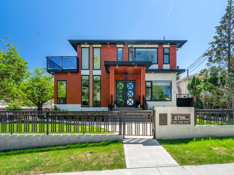 2798 E 43rd Avenue, Vancouver, BC, V5R 2Y9 - 2