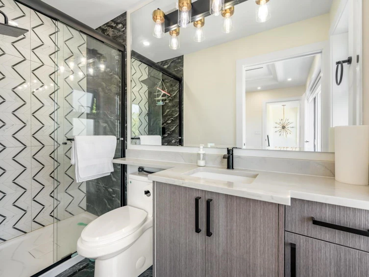 2798 E 43rd Avenue, Vancouver, BC, V5R 2Y9 - 18