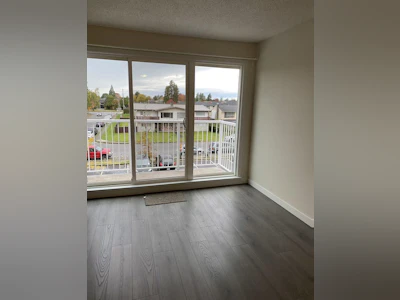 308-7280 Lindsay Road - 4