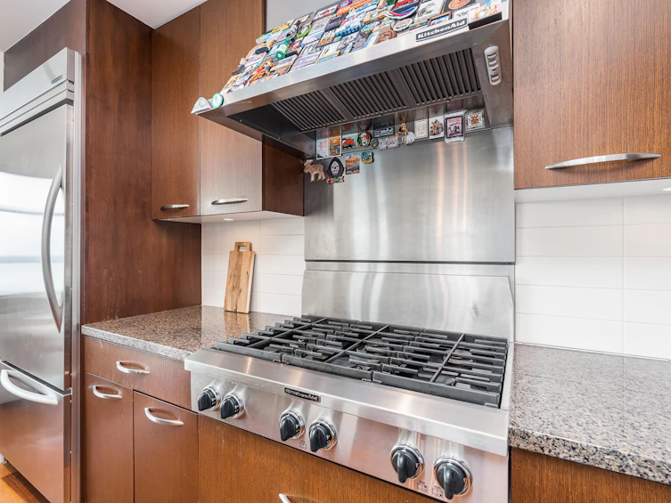 1101-3335 Cypress Place, West Vancouver, BC, V7S 3J8 - 9