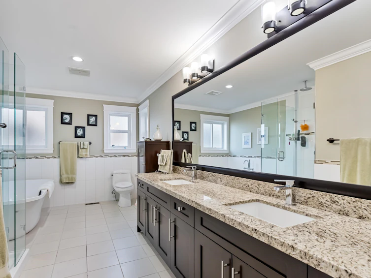8049 211a Street, Langley, BC, V2Y 0J5 - 24