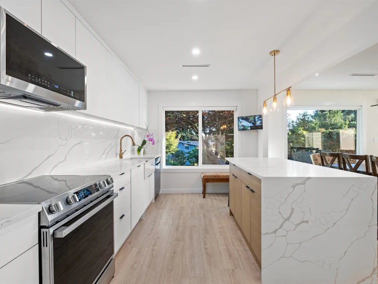 3812 Dalkeith Drive, North Vancouver, BC, V7N 3N6 - 13