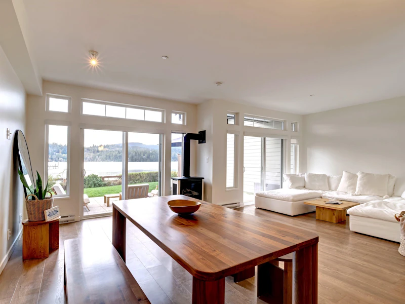 5917 Beachgate Lane, Sechelt BC