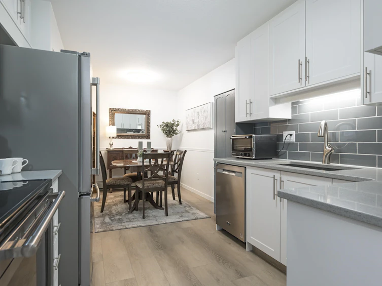 110-32823 Landeau Place, Abbotsford, BC, V2S 6S6 - 5