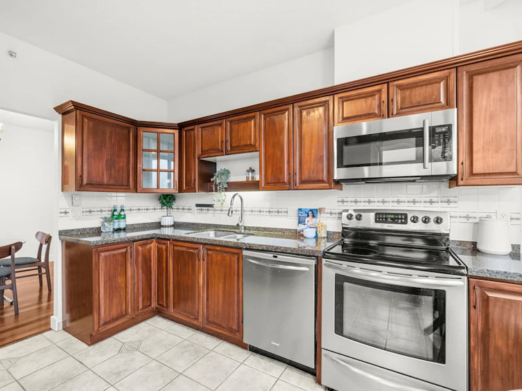 1201-160 W Keith Road, North Vancouver, BC, V7M 3M2 - 11