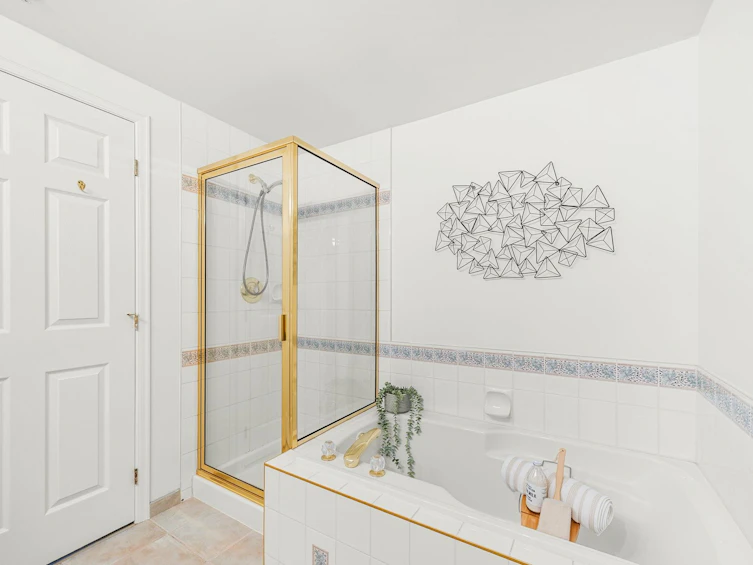 1201-160 W Keith Road, North Vancouver, BC, V7M 3M2 - 21