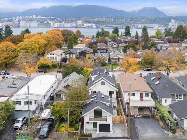 2526 Mcgill Street, Vancouver, BC, V5K 1H1 - 25